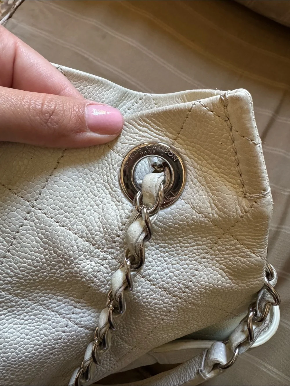 CHANEL White Quilted Leather Chain Shoulder Tote